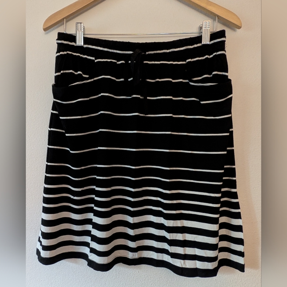 New Max Studio Black & White Striped Skirt M